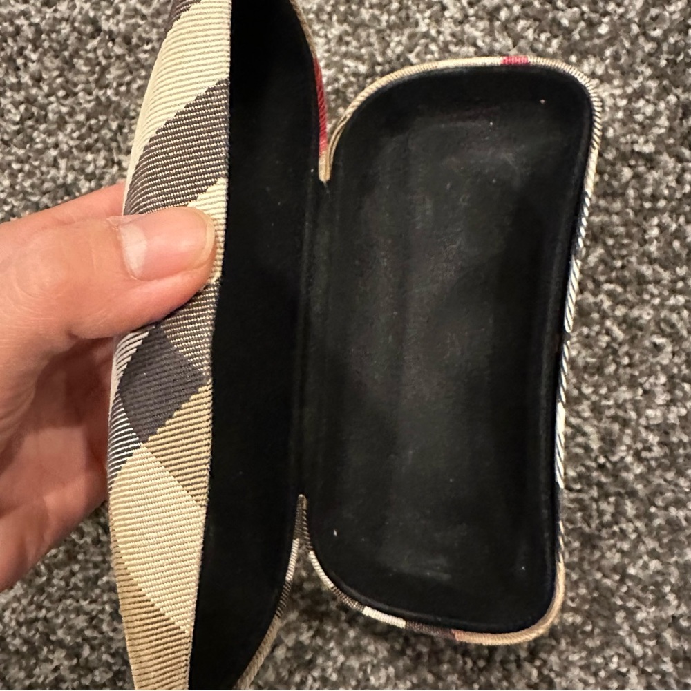 Burberry Checkered Sunglasses case Eyeglass Case - Picture 3 of 8